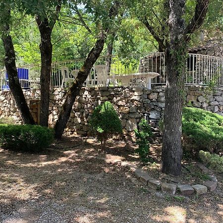 Villa Spacieuse Avec Piscine A Saint Maximin Экстерьер фото